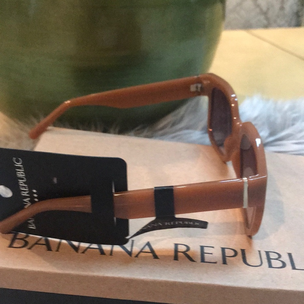Banana Republic Sunglasses - Picture 3 of 4
